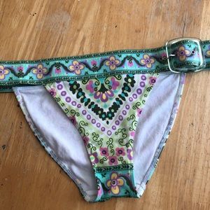 💜💜 Victoria’s Secret Belted Bikini Bottom Size M
